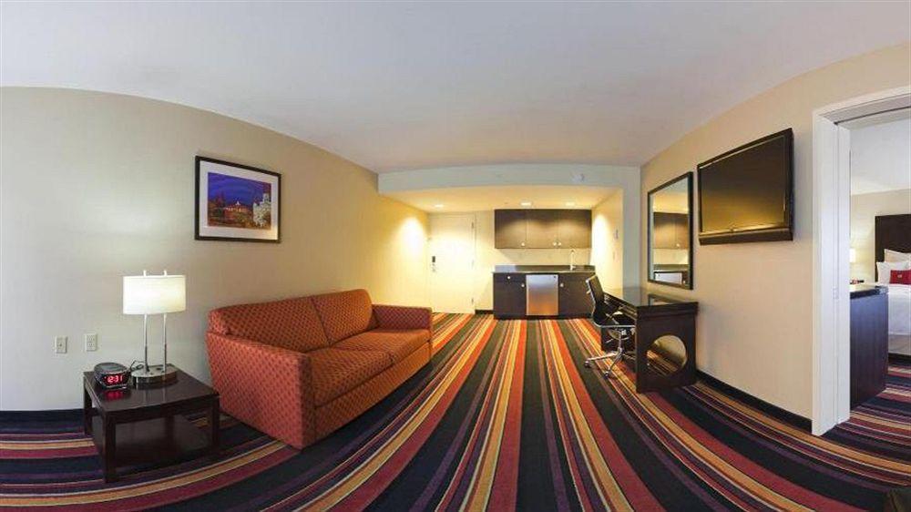 Clarion Hotel New Orleans - Airport & Conference Center Kenner Buitenkant foto