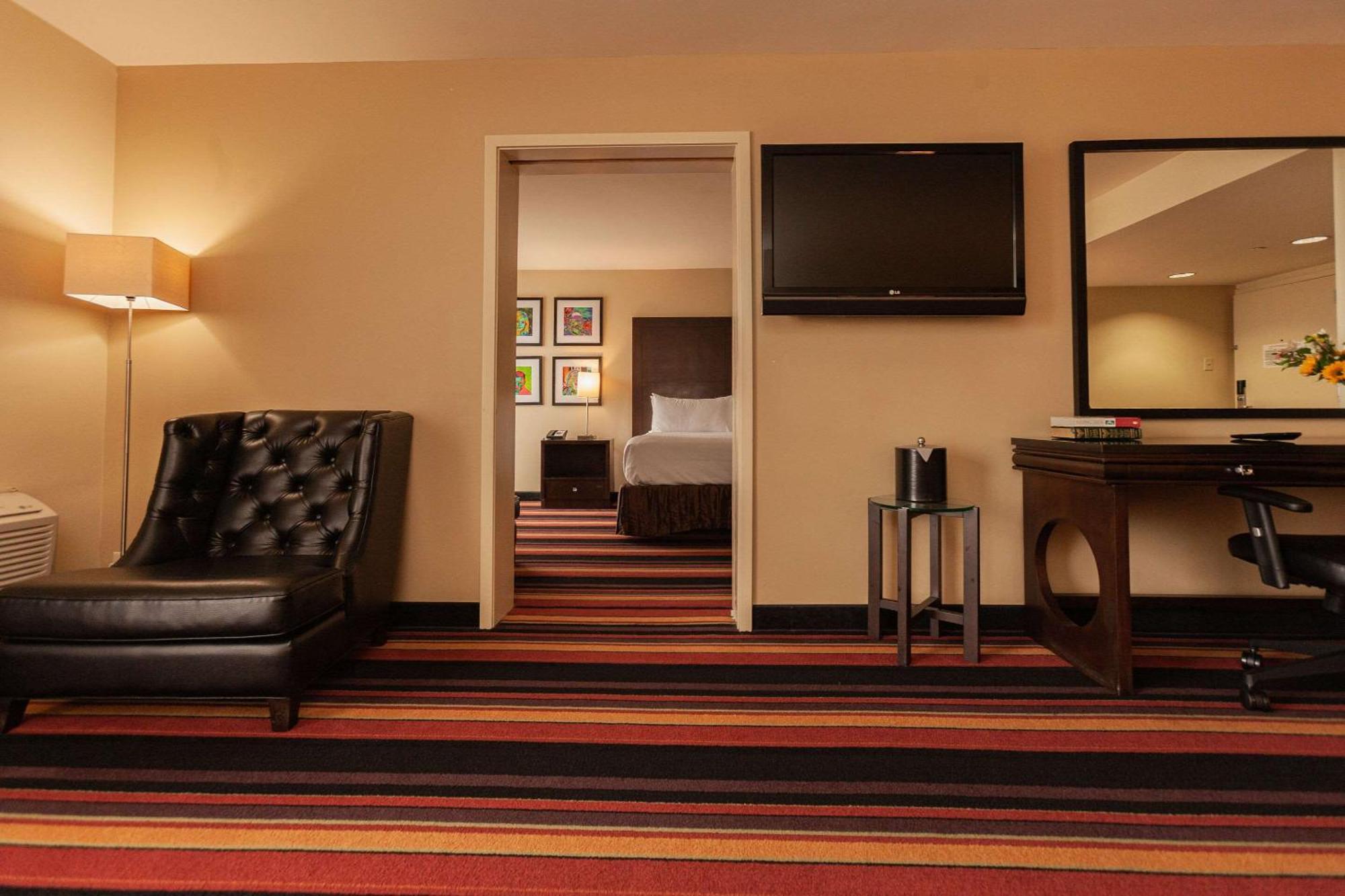 Clarion Hotel New Orleans - Airport & Conference Center Kenner Buitenkant foto