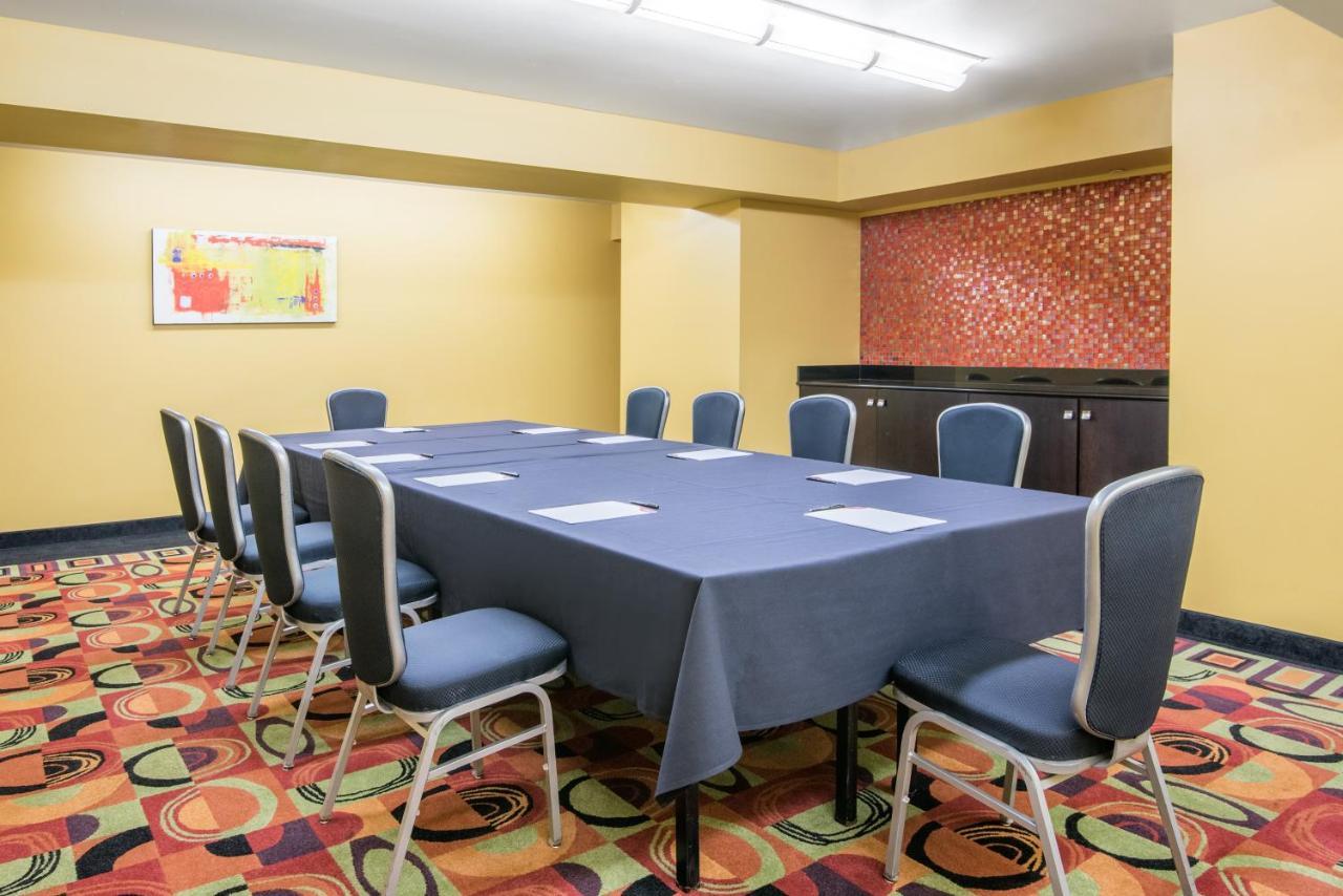 Clarion Hotel New Orleans - Airport & Conference Center Kenner Buitenkant foto